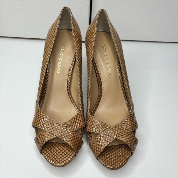 ARTURO CHIANG Alexis Snakeskin Leather Peep Toe Pumps Size 8.5 - Picture 2 of 11
